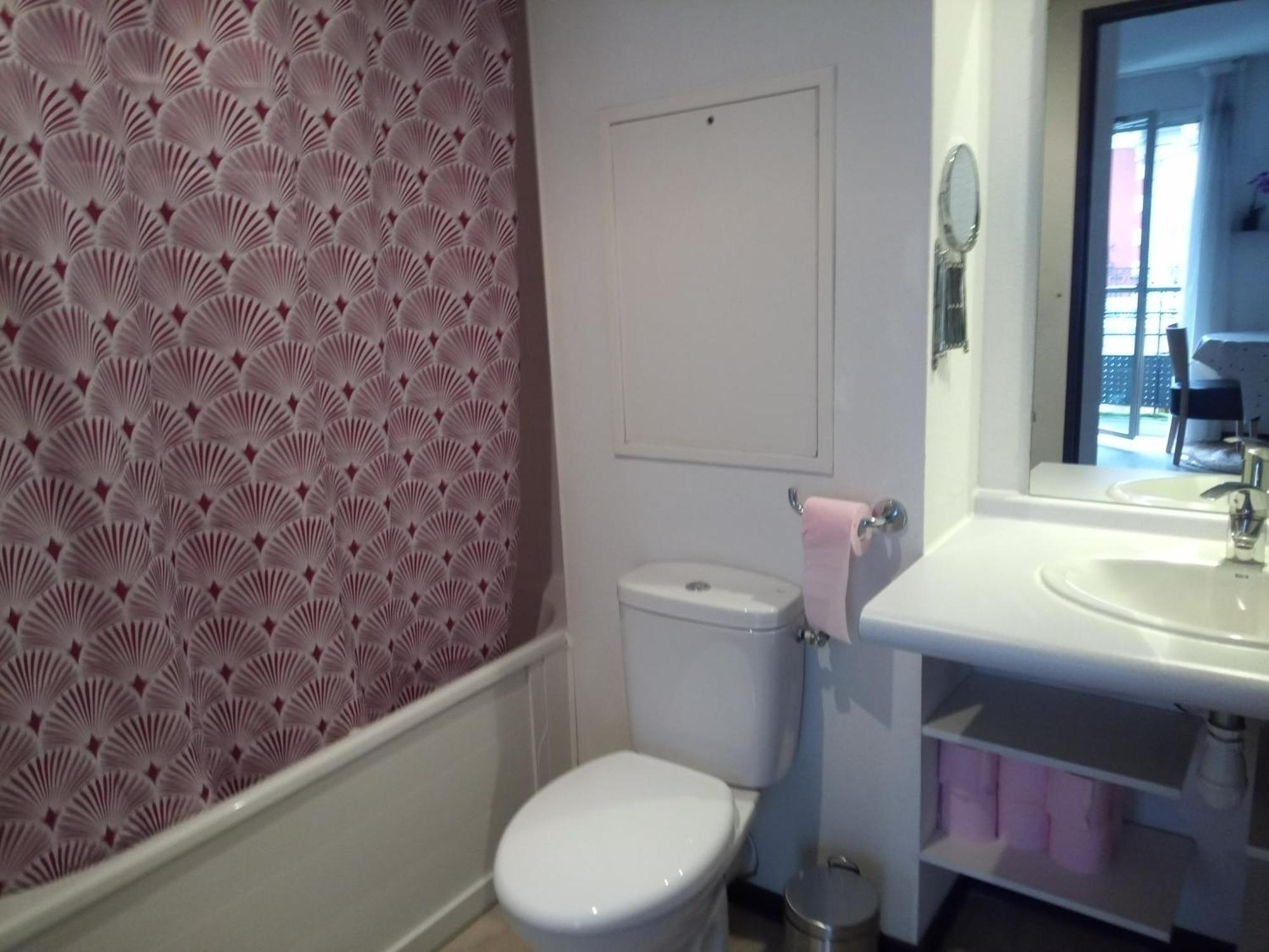 Agreable Studio Familial A Lourdes, Proche Gare Exterior foto